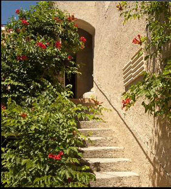 Ancienne Maison Des Gardes Lourmarin Exterior foto